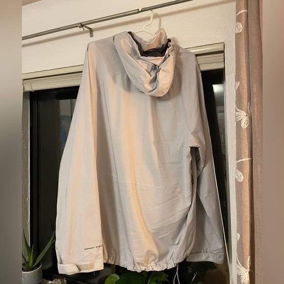 Men’s Columbia Winter Jacket - Picture 3 of 9